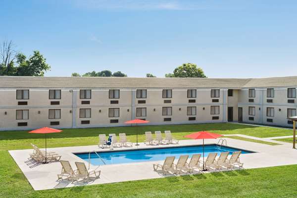 Ramada by Wyndham Whitehall/Allentown