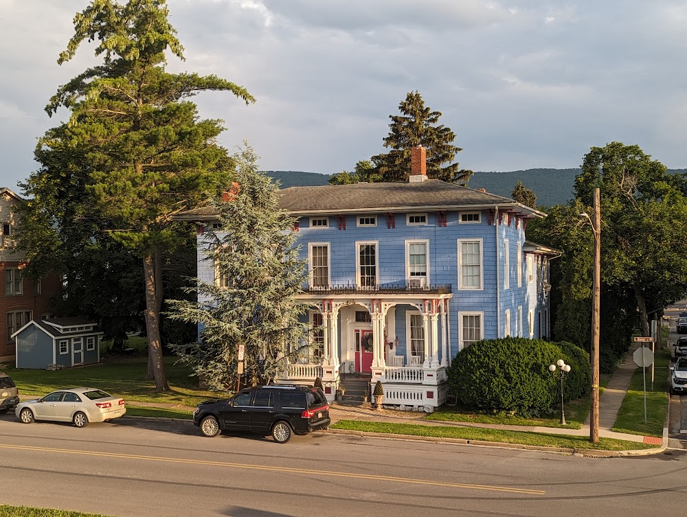 Victorian Inn Bed And Breakfast